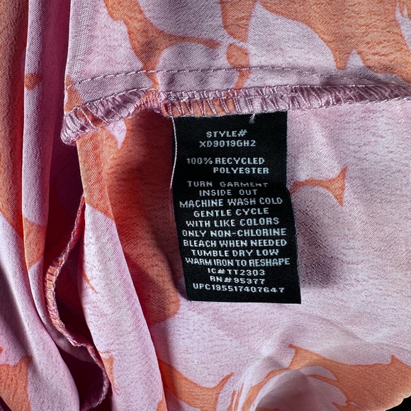 NWT Social Standard Floral Smocked Back Midi Dress Size Large - Picture 12 of 12